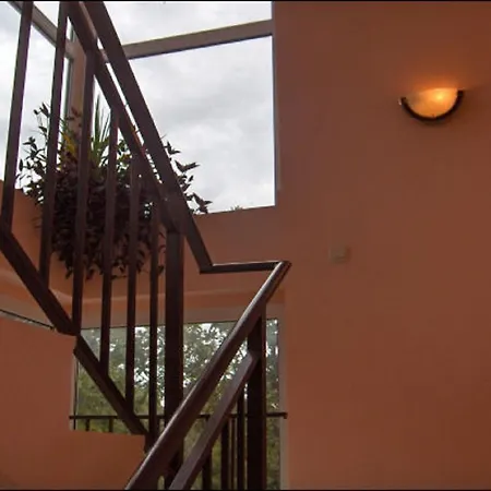 Family Phoenix Отель