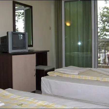 Family Phoenix Отель Китен