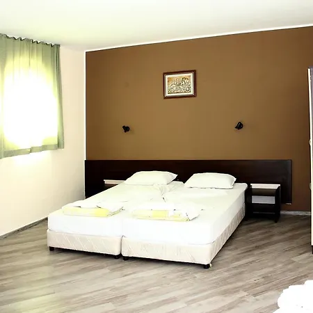 Family Phoenix Китен