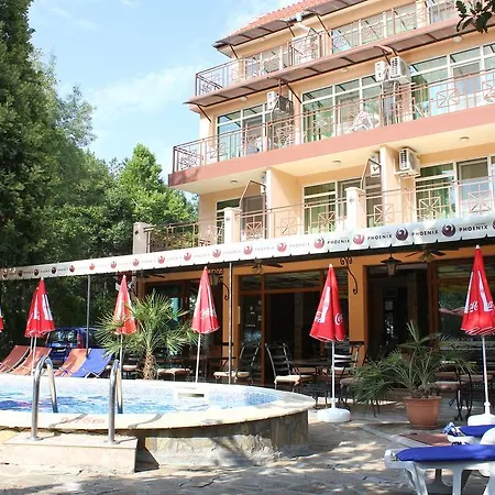 Отель Family Phoenix *