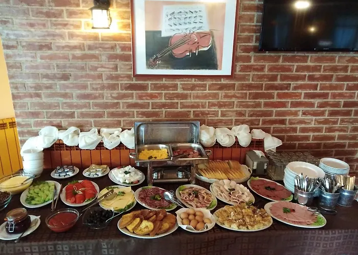 семеен феникс Хотел *